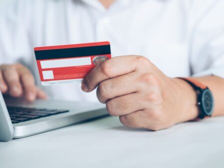 Co to jest wirtualna karta kredytowa i jakie ma korzyści?